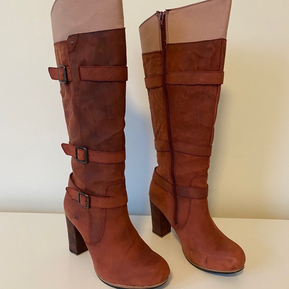 Knee high Distressed Leather CAT Boots - Picture 2 of 6